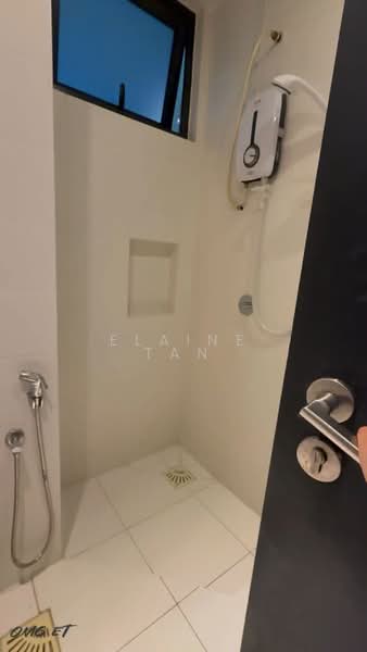Servis Apartment untuk Dijual di Trefoil - Elaine Tan - Bathroom - PropertyGuru.com.my