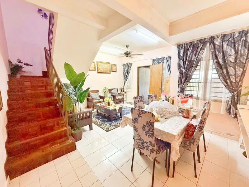 Rumah Teres 2 Tingkat untuk Dijual di Taman Nusantara (Iskandar Puteri (Nusajaya)) - Azlan Ismail aiproperty - Living Room - PropertyGuru.com.my