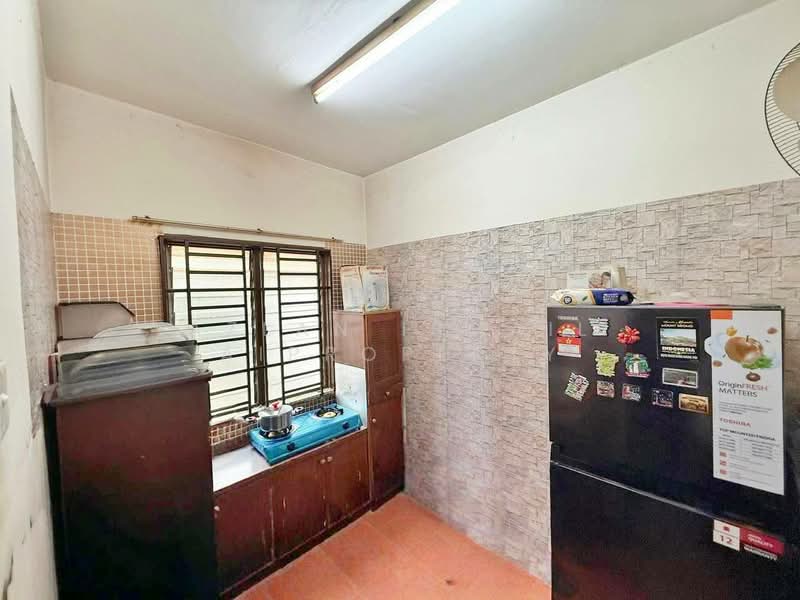 Rumah Teres 2 Tingkat untuk Dijual di Taman Nusantara (Iskandar Puteri (Nusajaya)) - Azlan Ismail aiproperty - Kitchen - PropertyGuru.com.my