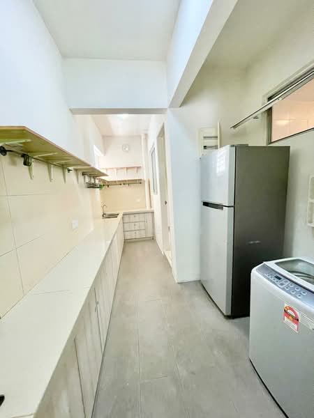 Kondominium untuk Disewa di Surin Condominium - V. Goh - Kitchen - PropertyGuru.com.my