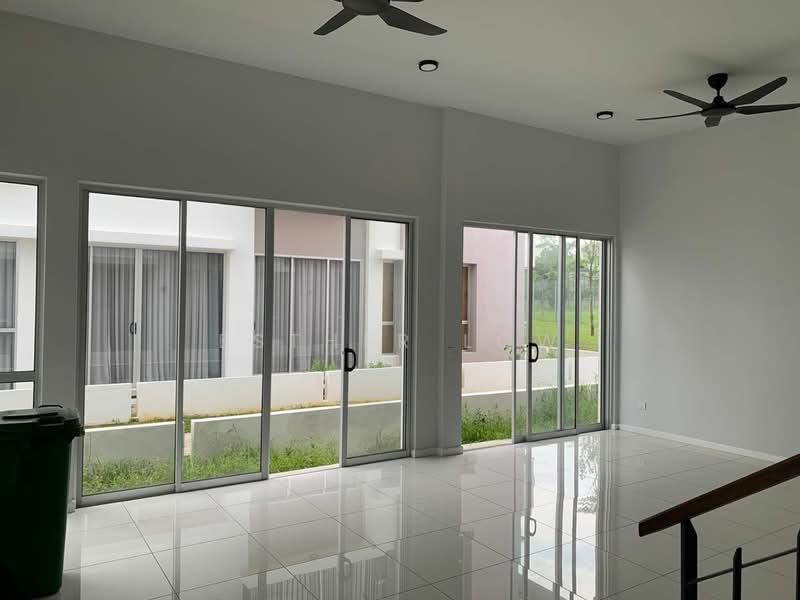 Terraced House for Rent in Tamansari (Rawang) - Esther Low - Living Room - PropertyGuru.com.my