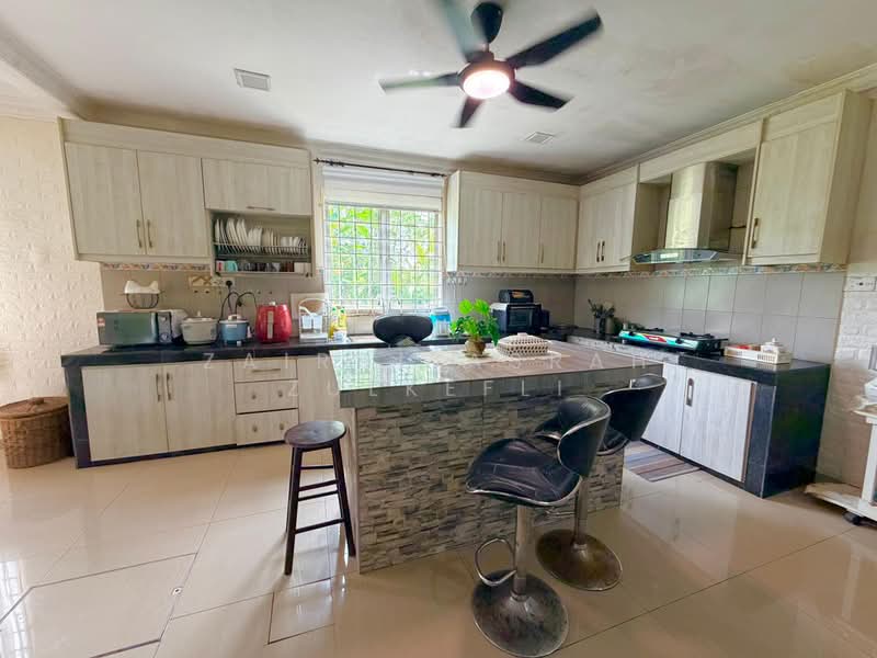 Semi-Detached House for Sale in Seremban 2 (Negeri Sembilan) - Zairul Asrah Zulkefli - Kitchen - PropertyGuru.com.my