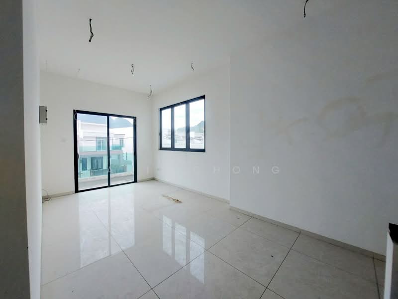Bungalow for Sale in Taman Perpaduan Mulia (Tambun) - Amie Chong - Living Room - PropertyGuru.com.my