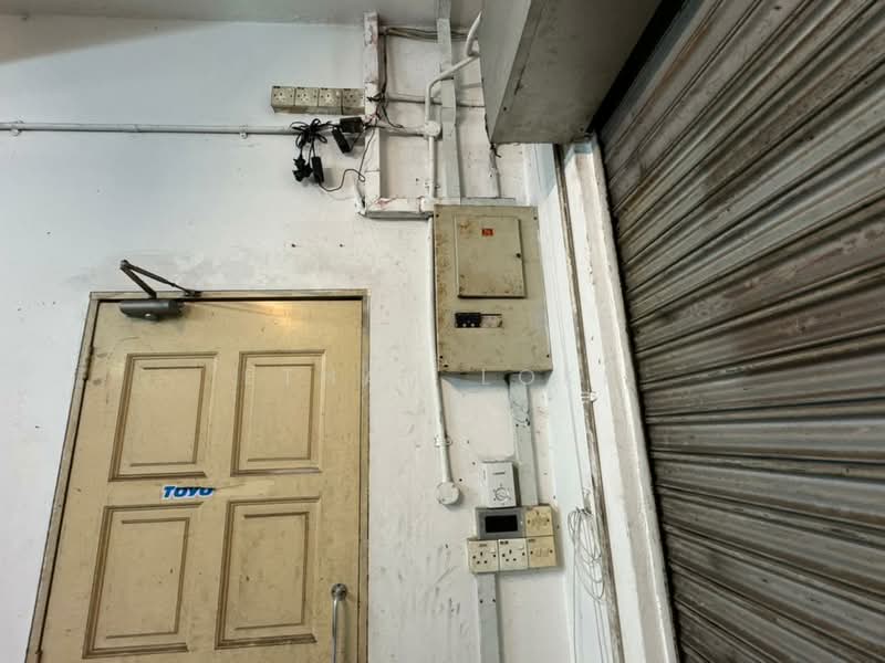 Shop for Rent in Taman Mastiara (Jalan Ipoh) - Ethan Loke - Entrance - PropertyGuru.com.my