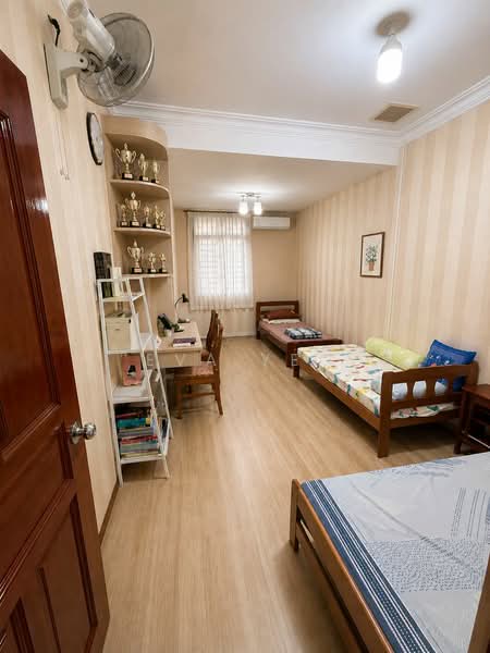 1.5-storey Terraced House for Sale in Taman Molek (Johor Bahru) - Eva Yeo - Bedroom - PropertyGuru.com.my