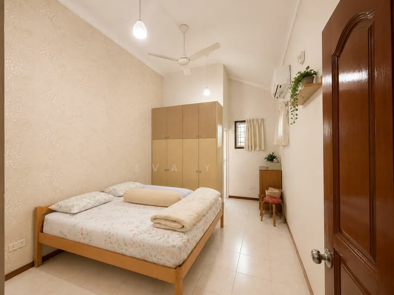 1.5-storey Terraced House for Sale in Taman Molek (Johor Bahru) - Eva Yeo - Bedroom - PropertyGuru.com.my