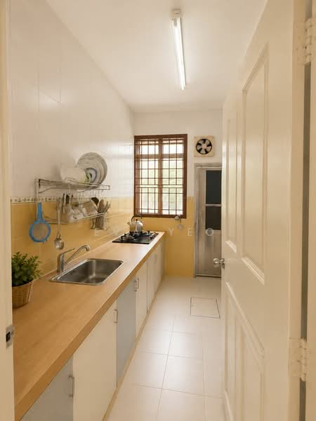 1.5-storey Terraced House for Sale in Taman Molek (Johor Bahru) - Eva Yeo - Kitchen - PropertyGuru.com.my