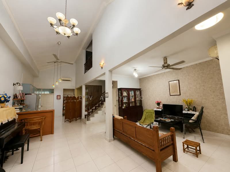 1.5-storey Terraced House for Sale in Taman Molek (Johor Bahru) - Eva Yeo - Living Room - PropertyGuru.com.my