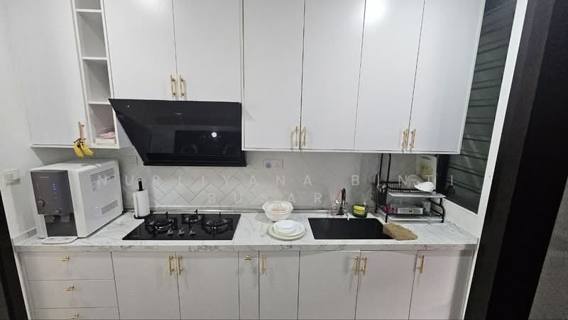 3-storey Terraced House for Sale in Denai Alam (Shah Alam) - Nurliyana Binti Busari - Kitchen - PropertyGuru.com.my