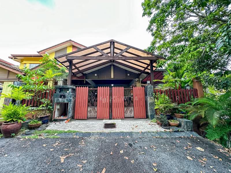 Semi-Detached House for Sale in Taman Seri Damai (Kajang) - Ahmad Ikhwan Arif - Exterior - PropertyGuru.com.my