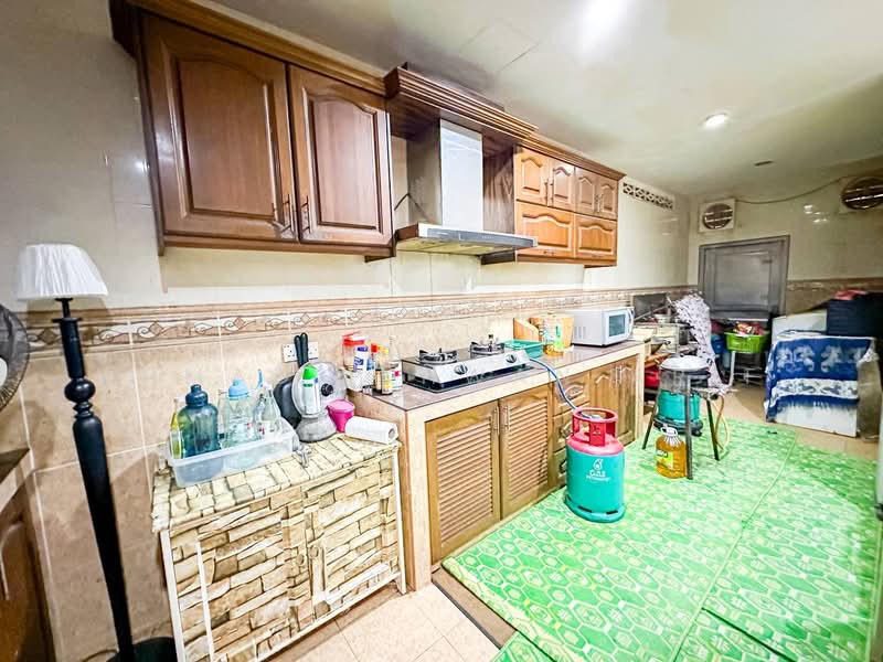 Semi-Detached House for Sale in Taman Seri Damai (Kajang) - Ahmad Ikhwan Arif - Kitchen - PropertyGuru.com.my