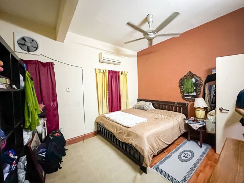 Semi-Detached House for Sale in Taman Seri Damai (Kajang) - Ahmad Ikhwan Arif - Bedroom - PropertyGuru.com.my