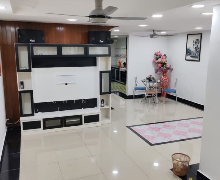 Rumah Teres 2 Tingkat untuk Dijual di Taman Daya (Kepong) - Chin Yee Xin - Living Room - PropertyGuru.com.my