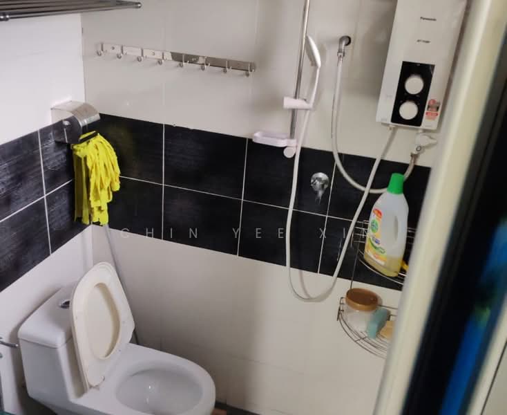 Rumah Teres 2 Tingkat untuk Dijual di Taman Daya (Kepong) - Chin Yee Xin - Bathroom - PropertyGuru.com.my
