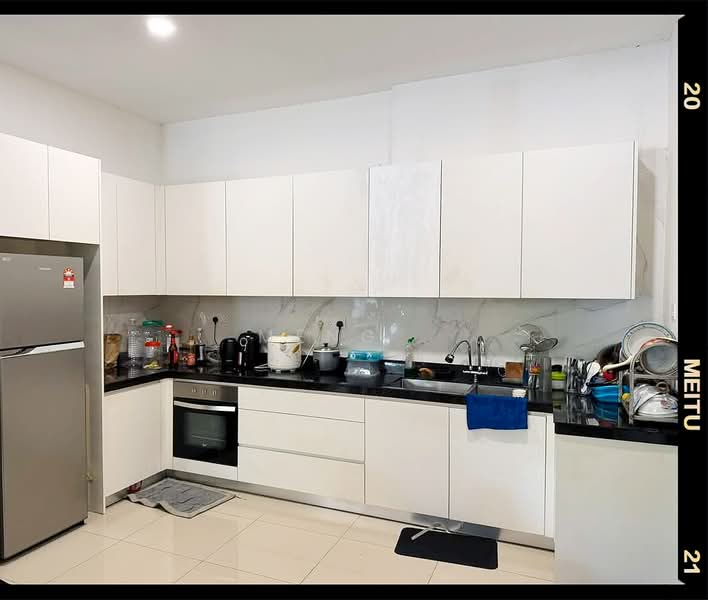 Kondominium untuk Dijual di Skycube - Meng . - Kitchen - PropertyGuru.com.my