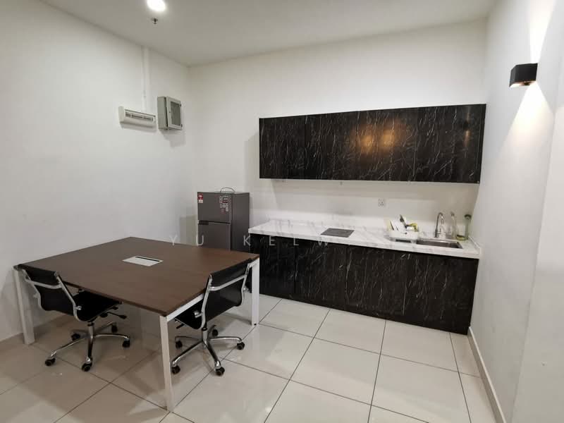 Service Residence for Rent at Serviced Residence @ 3 Towers - Yu Kelwis - Kitchen - PropertyGuru.com.my