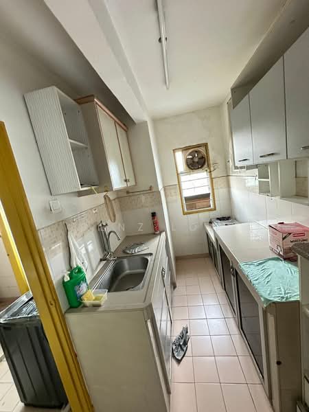 Pangsapuri untuk Disewa di Pangsapuri Permai - Benz Low - Kitchen - PropertyGuru.com.my