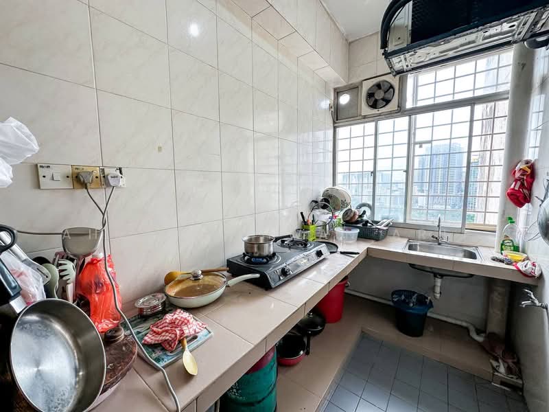 Condominium for Sale at Greenpark - Ahmad Ikhwan Arif - Kitchen - PropertyGuru.com.my