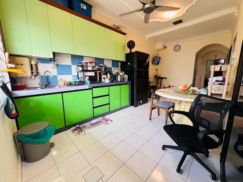 Rumah Teres 1 Tingkat untuk Dijual di Taman Universiti (Sri Gading) - Michele Sylvester - Kitchen - PropertyGuru.com.my