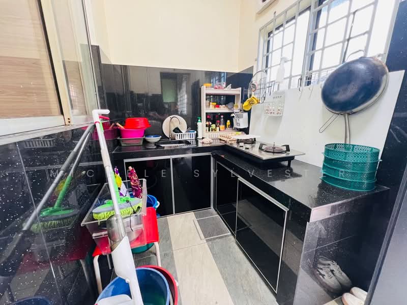 Rumah Teres 1 Tingkat untuk Dijual di Taman Universiti (Sri Gading) - Michele Sylvester - Kitchen - PropertyGuru.com.my