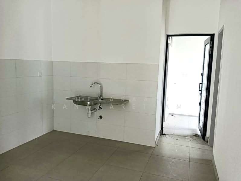 Rumah Kluster untuk Dijual di Kota Emerald (Rawang) - Thevaraani Kanagaretnam - Kitchen - PropertyGuru.com.my