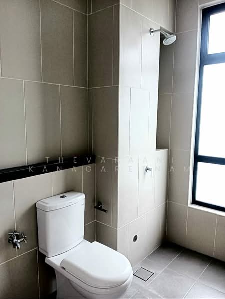 Cluster House for Sale in Kota Emerald (Rawang) - Thevaraani Kanagaretnam - Bathroom - PropertyGuru.com.my