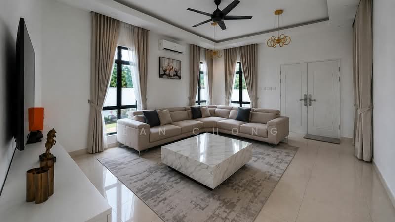Rumah Banglo untuk Dijual di Kampung Baru Seelong (Senai) - Sean Chong - Living Room - PropertyGuru.com.my