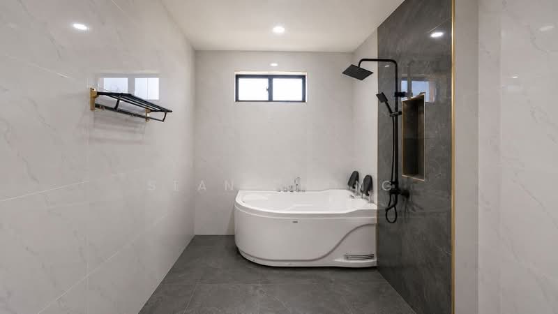 Rumah Banglo untuk Dijual di Kampung Baru Seelong (Senai) - Sean Chong - Bathroom - PropertyGuru.com.my