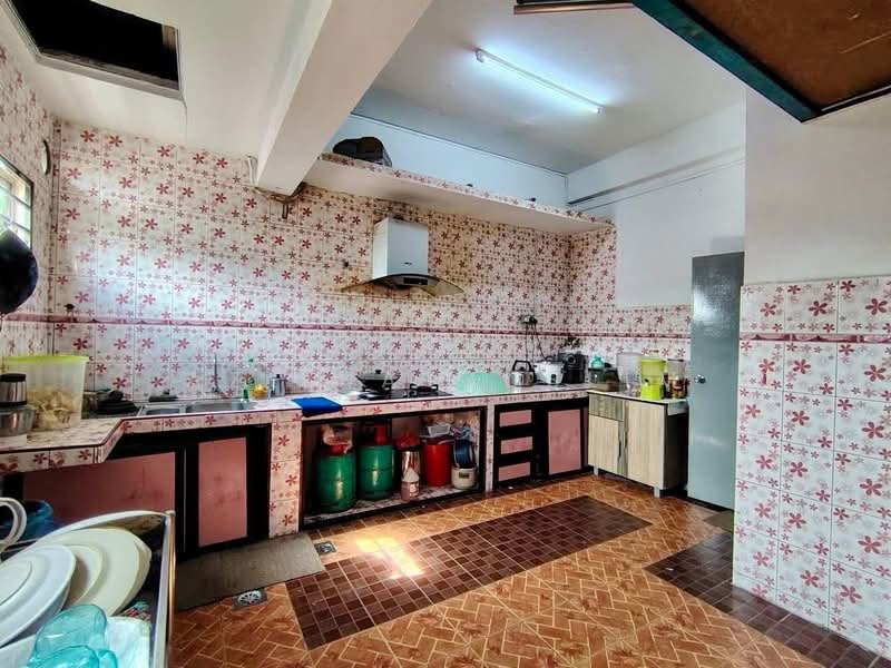2-storey Terraced House for Sale in Taman Bukit Chedang (Seremban) - Azlina Muslim - Kitchen - PropertyGuru.com.my