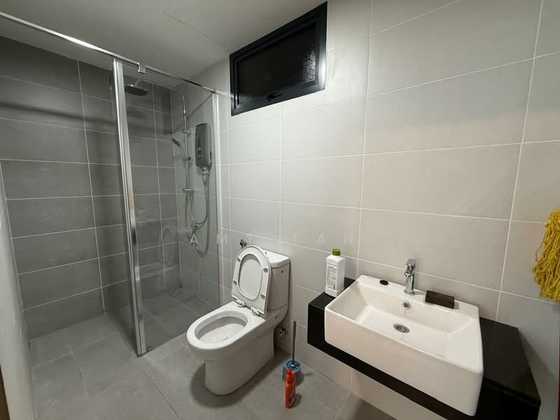 Kondominium untuk Dijual di Anggun Residences - Amy Tan - Bathroom - PropertyGuru.com.my
