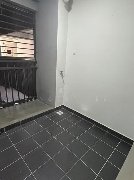 Servis Apartment untuk Dijual di Maxim Residences - Vincent Lee - Balcony - PropertyGuru.com.my