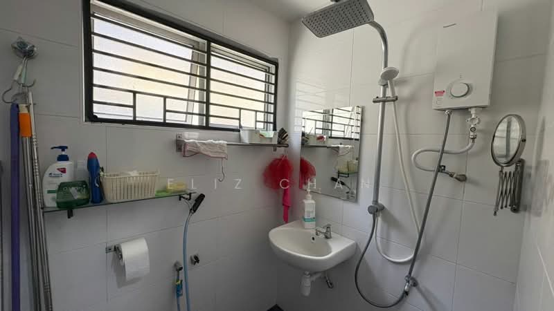 Rumah Teres 2 Tingkat untuk Dijual di Taman Wilayah Selayang (Selayang) - Eliz Chan - Bathroom - PropertyGuru.com.my