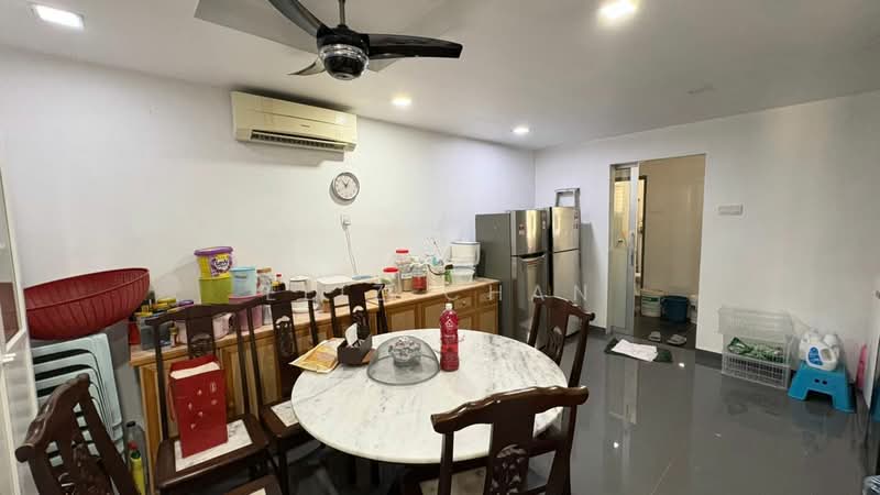 Rumah Teres 2 Tingkat untuk Dijual di Taman Wilayah Selayang (Selayang) - Eliz Chan - Dining Room - PropertyGuru.com.my