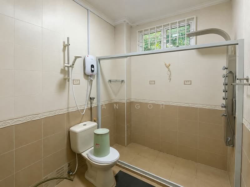 Rumah Berkembar untuk Dijual di Taman Brown (Gelugor) - Qyan Goh - Bathroom - PropertyGuru.com.my