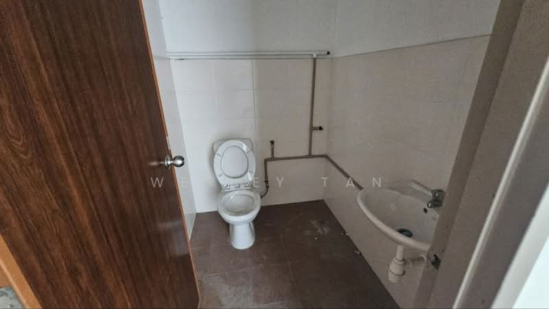 Shop for Rent in Taman Paya Rumput Utama (Paya Rumput) - Wesley Tan - Bathroom - PropertyGuru.com.my
