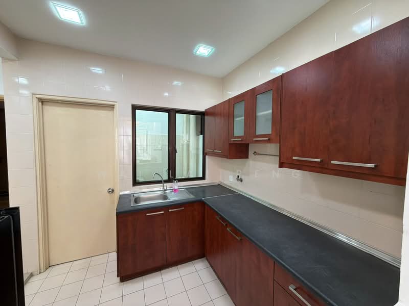 Kondominium untuk Disewa di Royal Domain Sri Putramas 2 - Wai Lai Peng - Kitchen - PropertyGuru.com.my