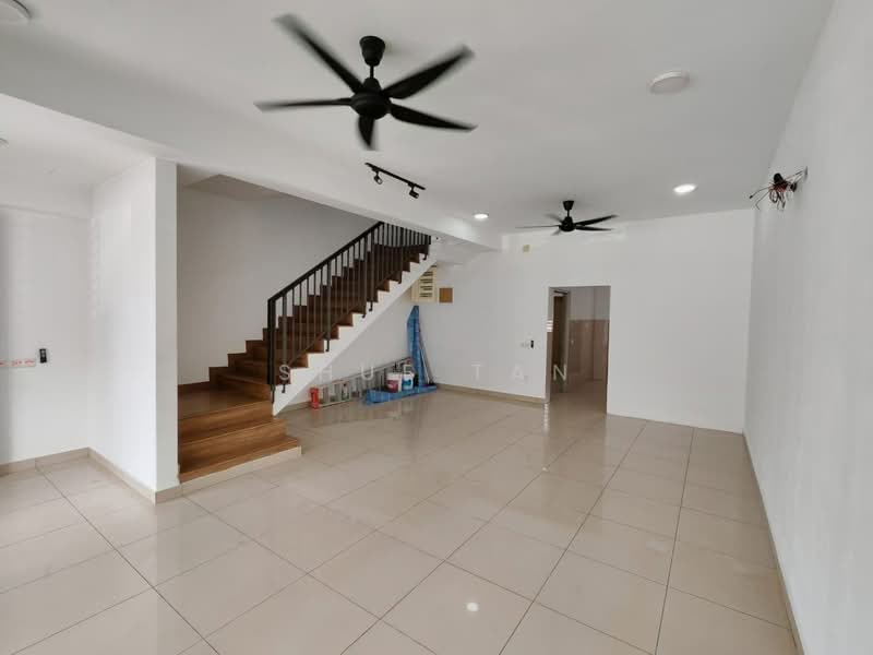 Rumah Teres 2 Tingkat untuk Disewa di Bandar Bukit Raja (Klang) - Shue Tan - Living Room - PropertyGuru.com.my