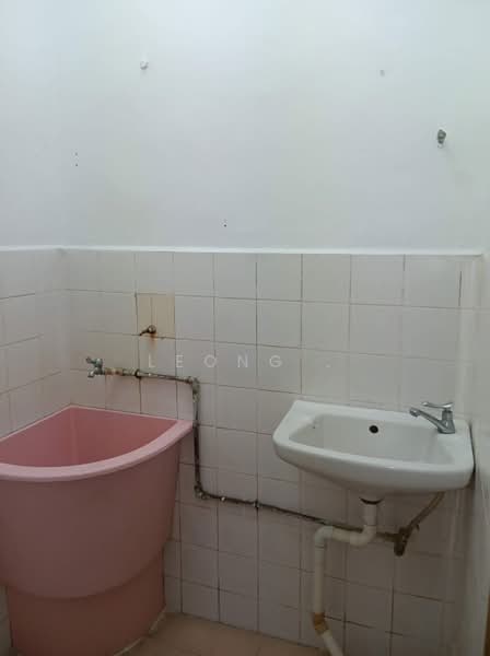 Flat for Sale at Desa Mawar - Leong . - Bathroom - PropertyGuru.com.my