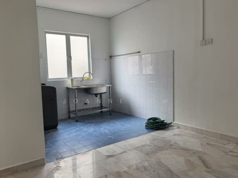 Pangsapuri untuk Dijual di Kota Laksamana Utama - Joanne How - Kitchen - PropertyGuru.com.my