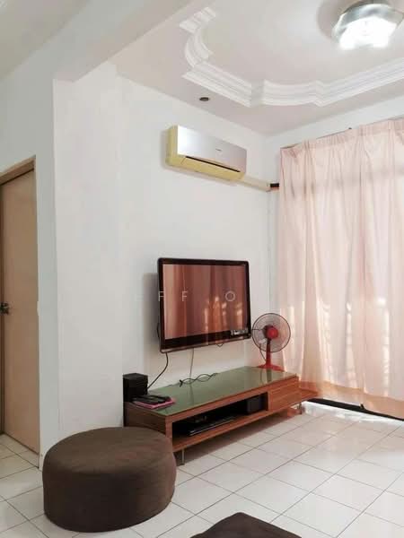 Pangsapuri untuk Dijual di Krystal Villa - Jeff Ooi - Living Room - PropertyGuru.com.my