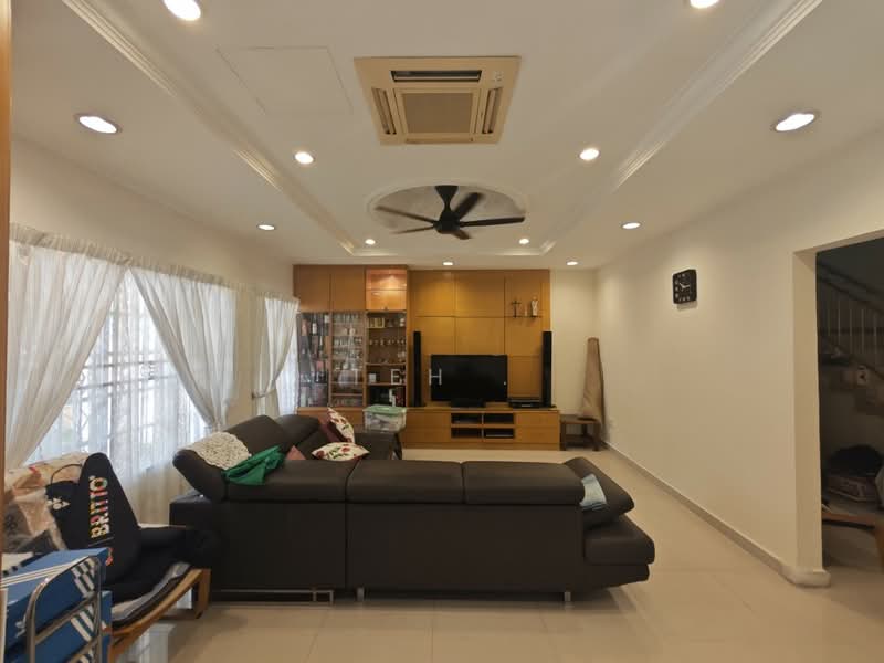 2-storey Terraced House for Sale in Bandar Puteri Puchong (Puchong) - Teh . - Living Room - PropertyGuru.com.my