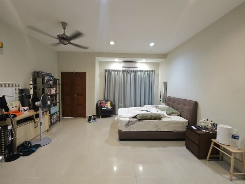 2-storey Terraced House for Sale in Bandar Puteri Puchong (Puchong) - Teh . - Bedroom - PropertyGuru.com.my