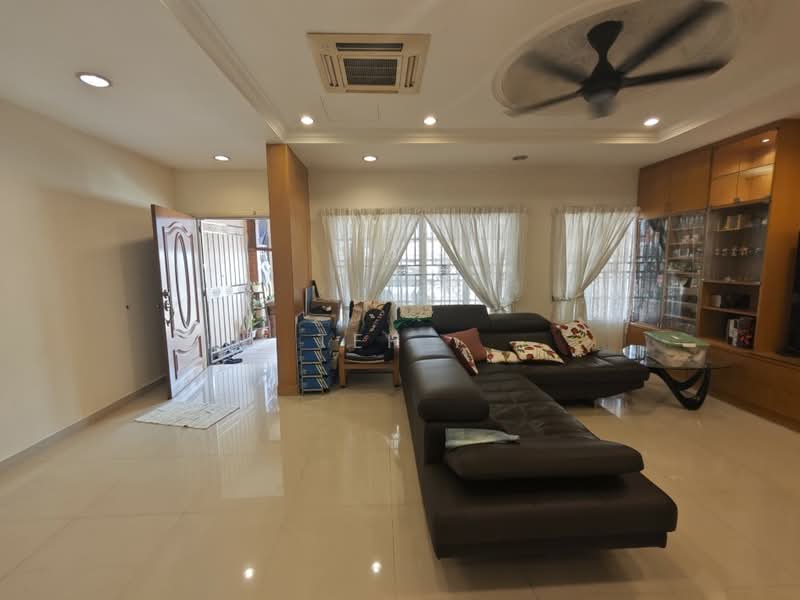 2-storey Terraced House for Sale in Bandar Puteri Puchong (Puchong) - Teh . - Living Room - PropertyGuru.com.my