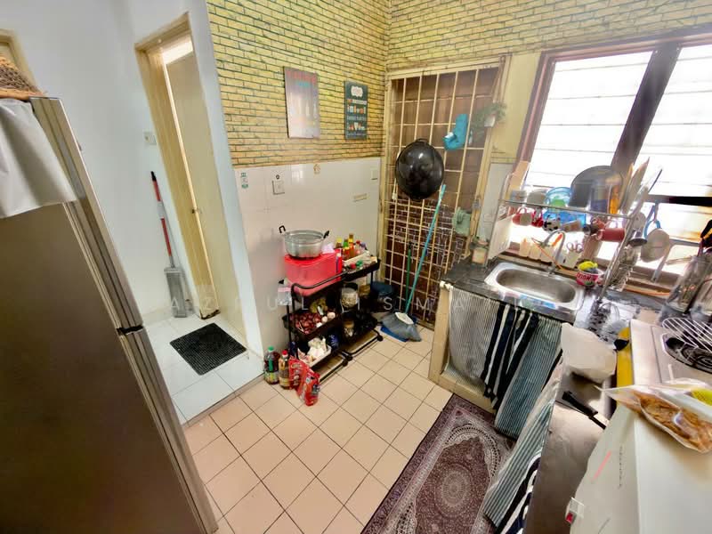 2-storey Terraced House for Sale in Kampung Tasik Tambahan (Ampang) - Azrul Ismail - Kitchen - PropertyGuru.com.my