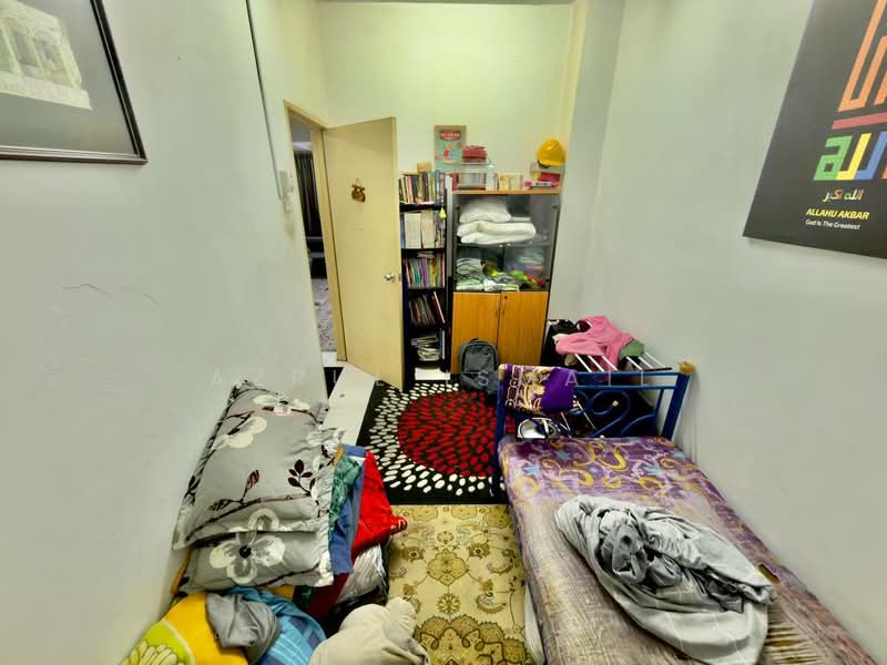 2-storey Terraced House for Sale in Kampung Tasik Tambahan (Ampang) - Azrul Ismail - Bedroom - PropertyGuru.com.my