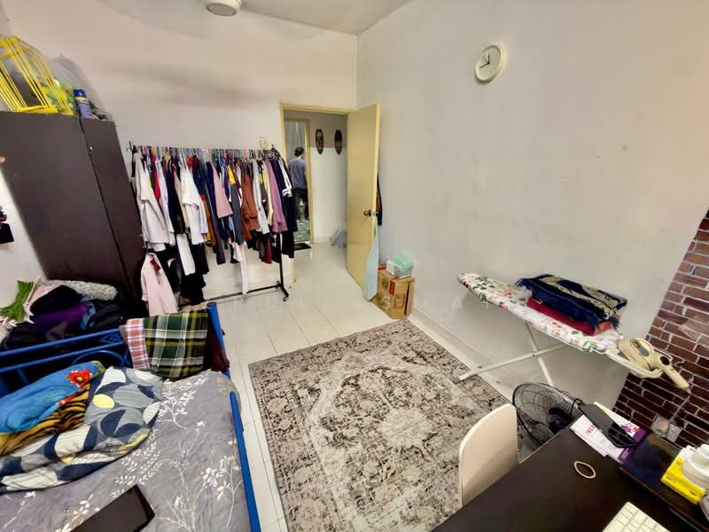 2-storey Terraced House for Sale in Kampung Tasik Tambahan (Ampang) - Azrul Ismail - Bedroom - PropertyGuru.com.my