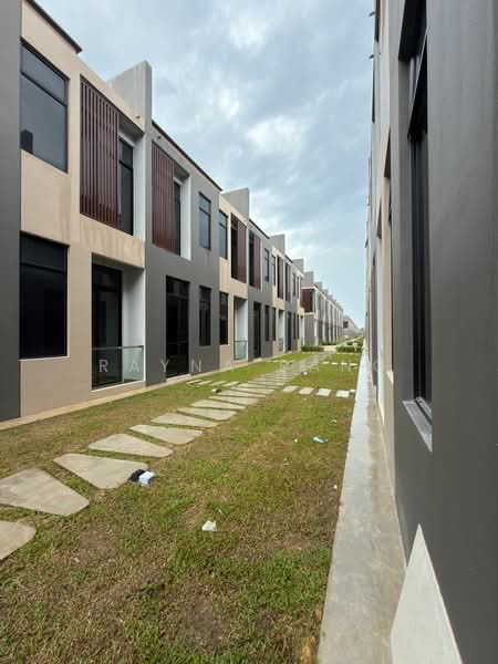 2-storey Terraced House for Sale in Puteri Harbour (Iskandar Puteri (Nusajaya)) - Rayna Pang - Exterior - PropertyGuru.com.my