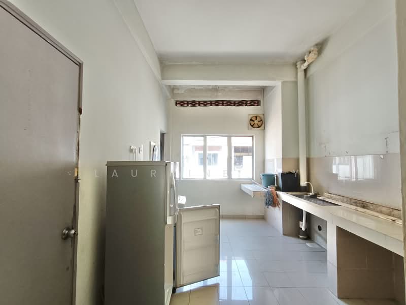 Rumah Flat untuk Disewa di PKNS Seksyen 17 Petaling Jaya - Lauraine Tay - PropertyGuru.com.my