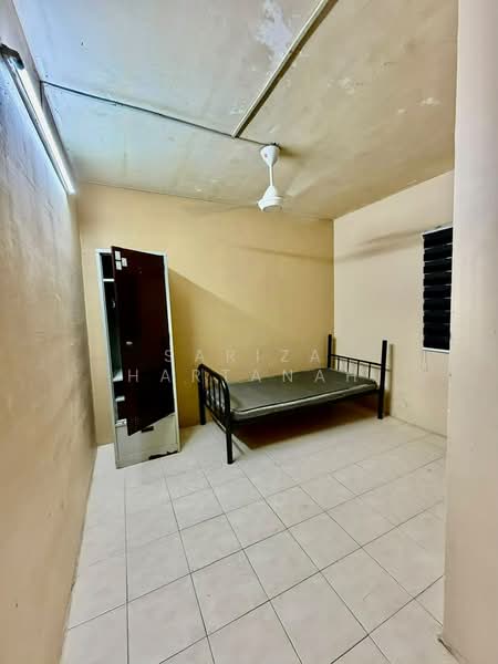 Pangsapuri untuk Dijual di Pusat Komersial Seksyen 7 - Sariza Hartanah - Bedroom - PropertyGuru.com.my