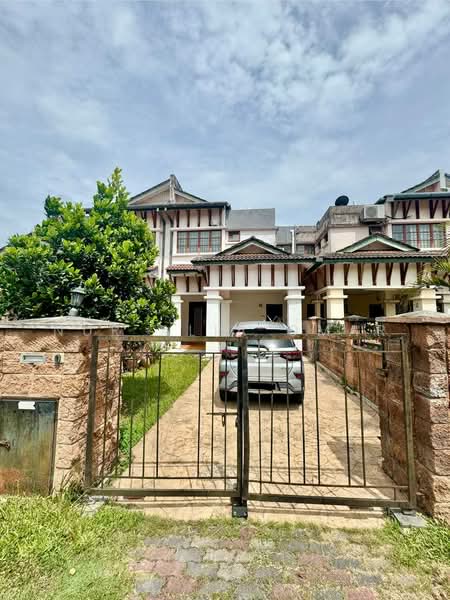 Rumah Teres 2-Tingkat untuk Dijual di Bukit Jelutong (Shah Alam) - Nur Alia Omar - Exterior - PropertyGuru.com.my